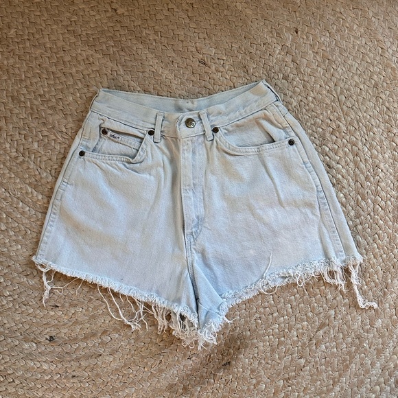High-Waisted Denim Shorts - Picture 2 of 3